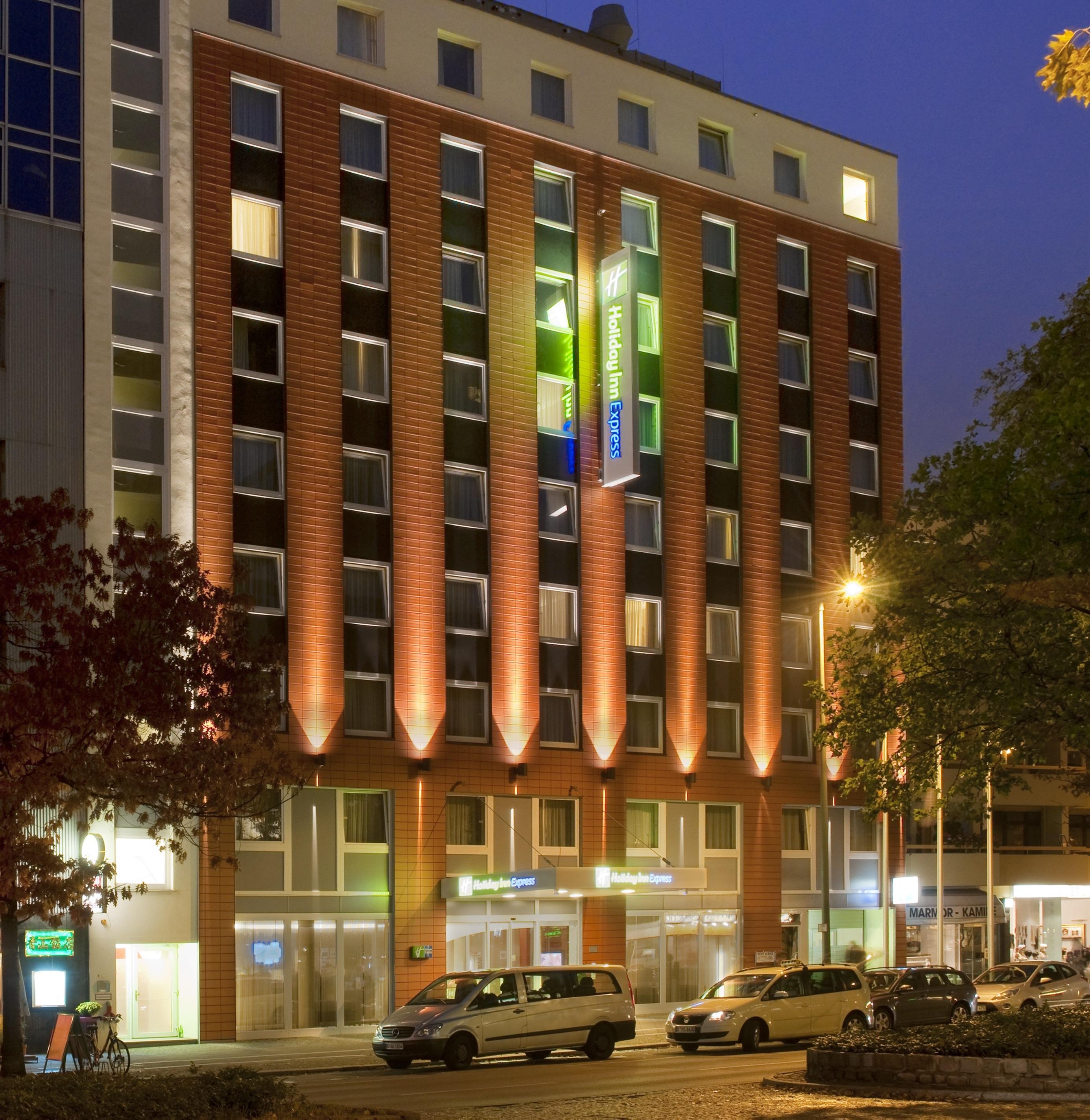 Holiday Inn Express Berlin City Centre West Exterior photo